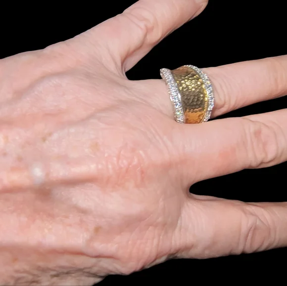 Joseph Esposito Chunky Two-tone Hammered CZ and Sterling Silver Ring - Picture 8 of 12